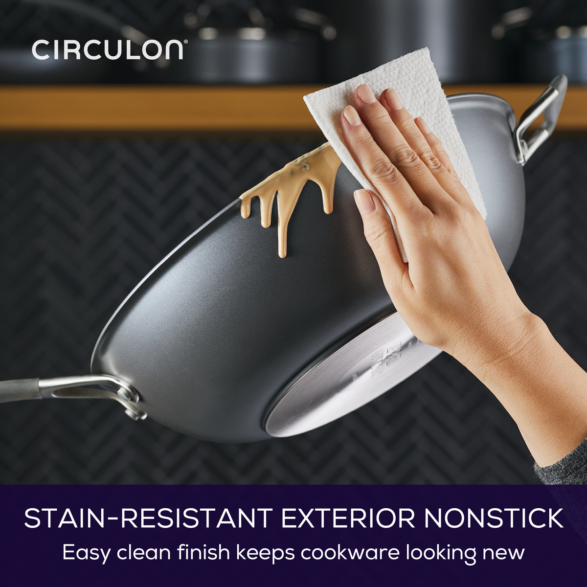 13-Zoll A1 ScratchDefenseTM Nonstick StirFry mit Helferhandle